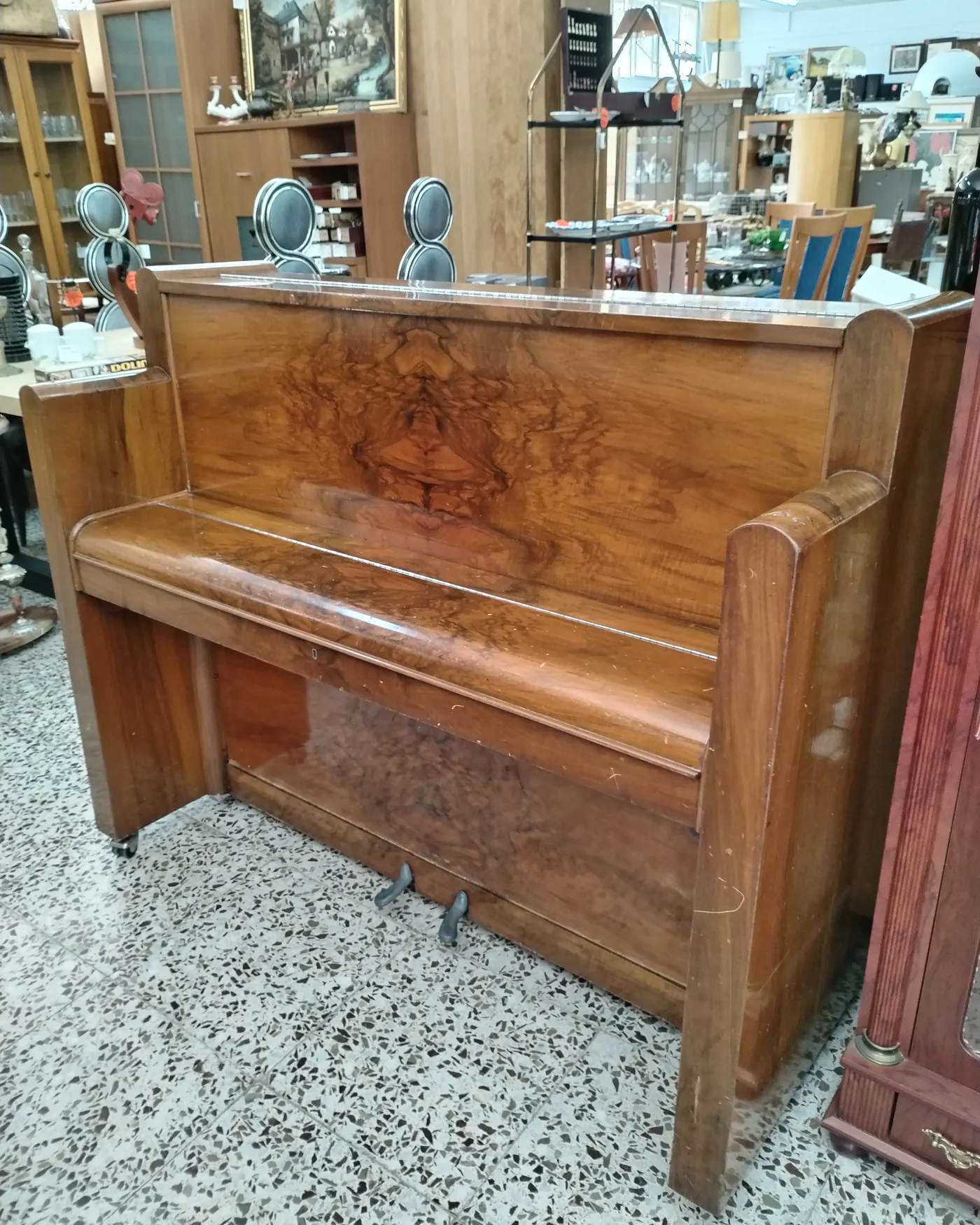 Piano vertical Berry London de madera - imagen 3
