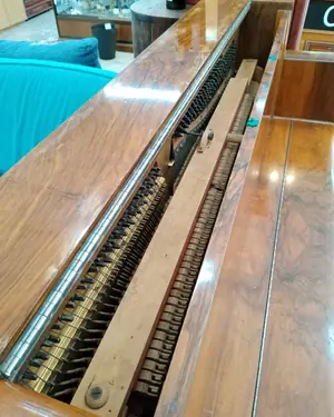 Piano vertical Berry London de madera - miniatura 5