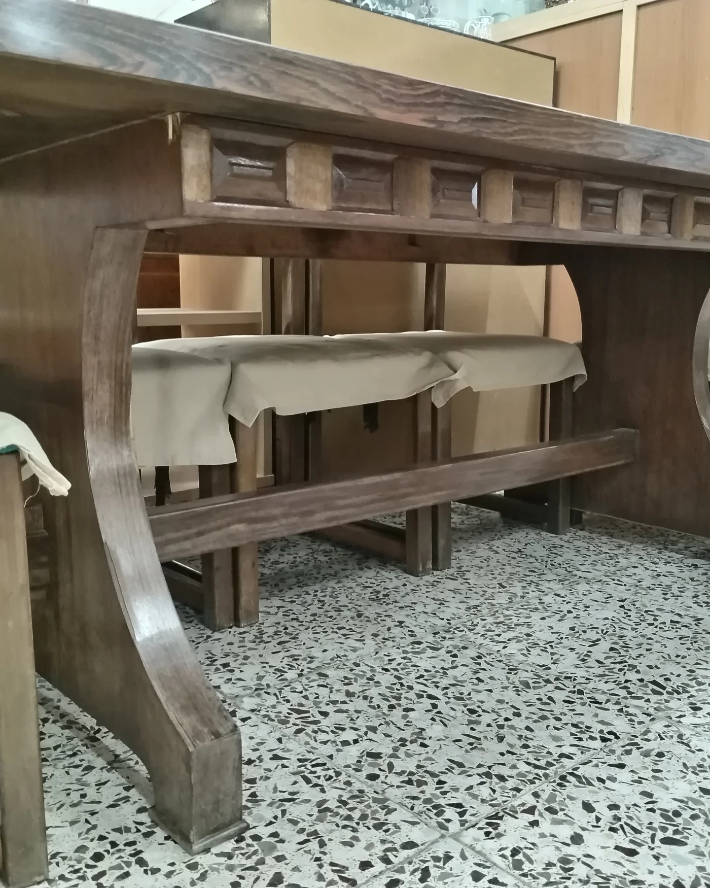Conjunto de comedor estilo colonial - imagen 5