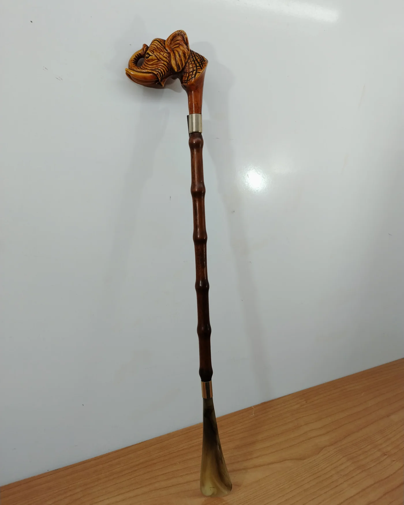 Calzador antiguo con cabeza de elefante - imagen 1