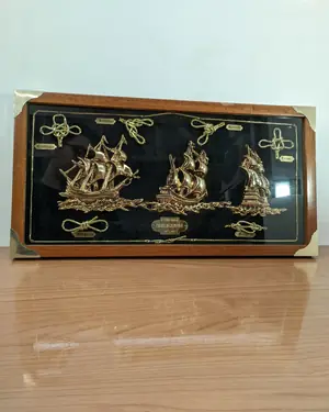 Cuadro marinero con carabelas colgantes y nudos - miniatura 1