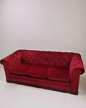 Sofá Chester 3 plazas en terciopelo rojo - miniatura 1