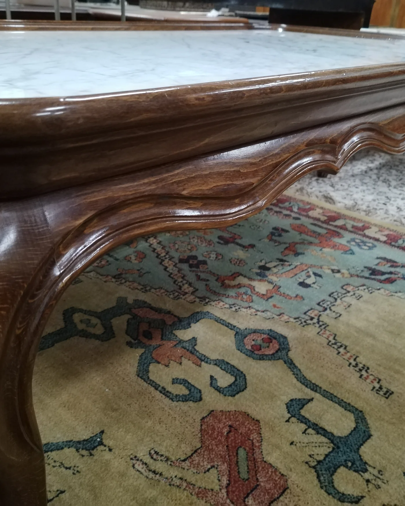 Mesa de centro auxiliar de madera y mármol - imagen 5