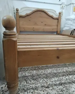 Cama de madera maciza de pino con cabecero curvado - miniatura 4