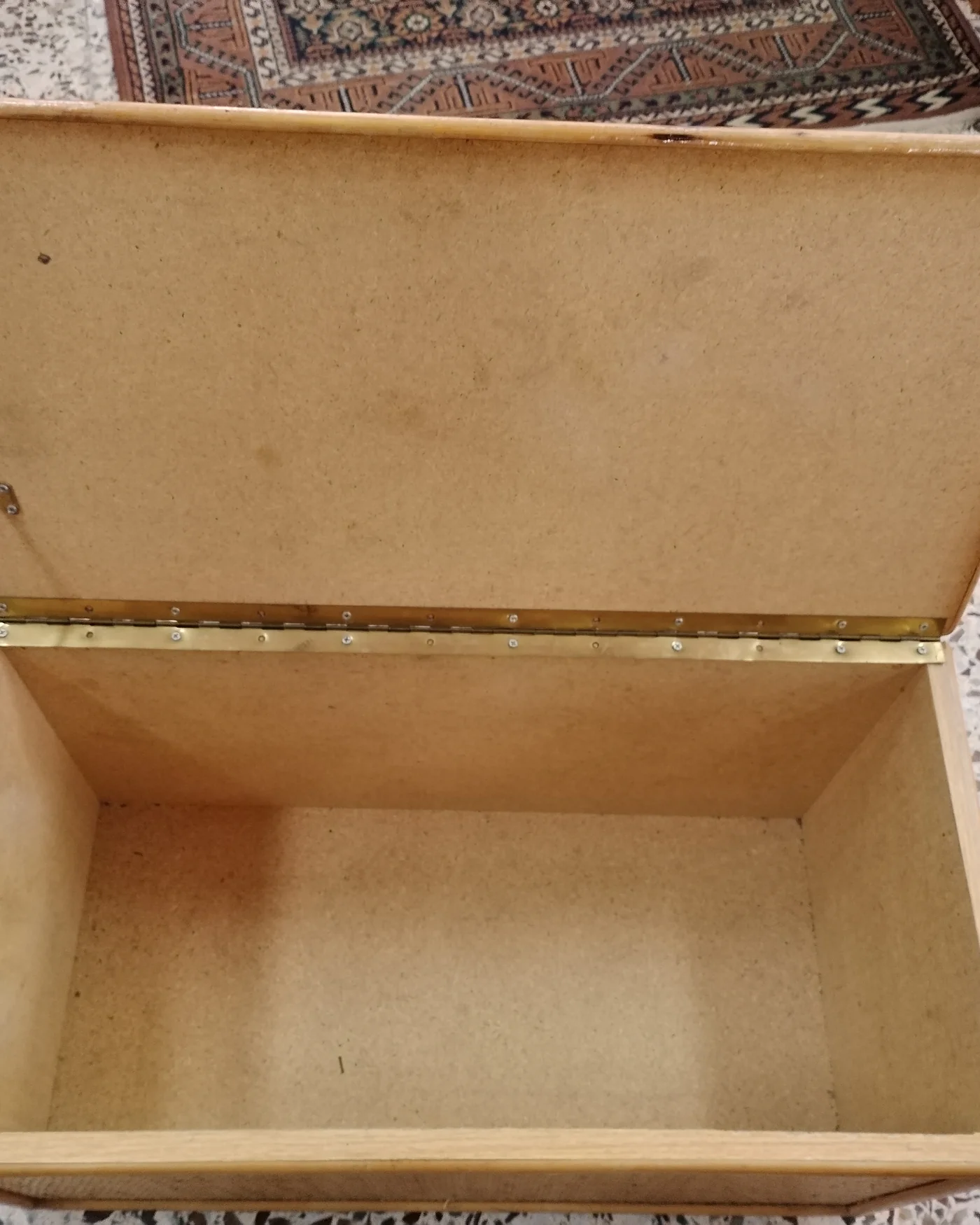 Baúl vintage de mimbre con estructura de madera - imagen 3