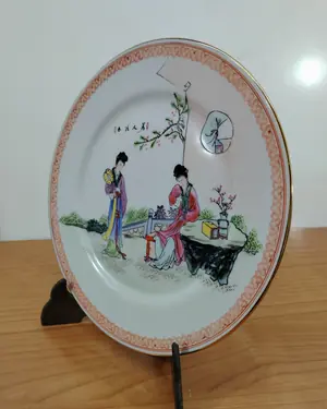 Plato decorativo de porcelana china familia rosa - miniatura 4