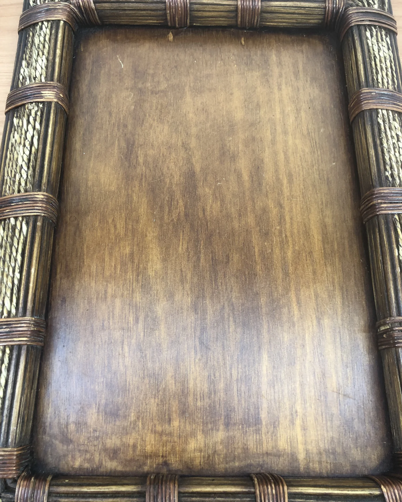 Bandeja vintage de madera y ratán con asas - imagen 4