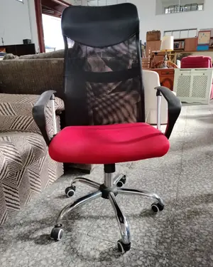 Silla de oficina ergonomica roja - miniatura 1