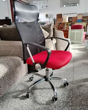 Silla de oficina ergonomica roja - miniatura 2