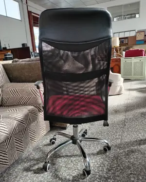 Silla de oficina ergonomica roja - miniatura 3