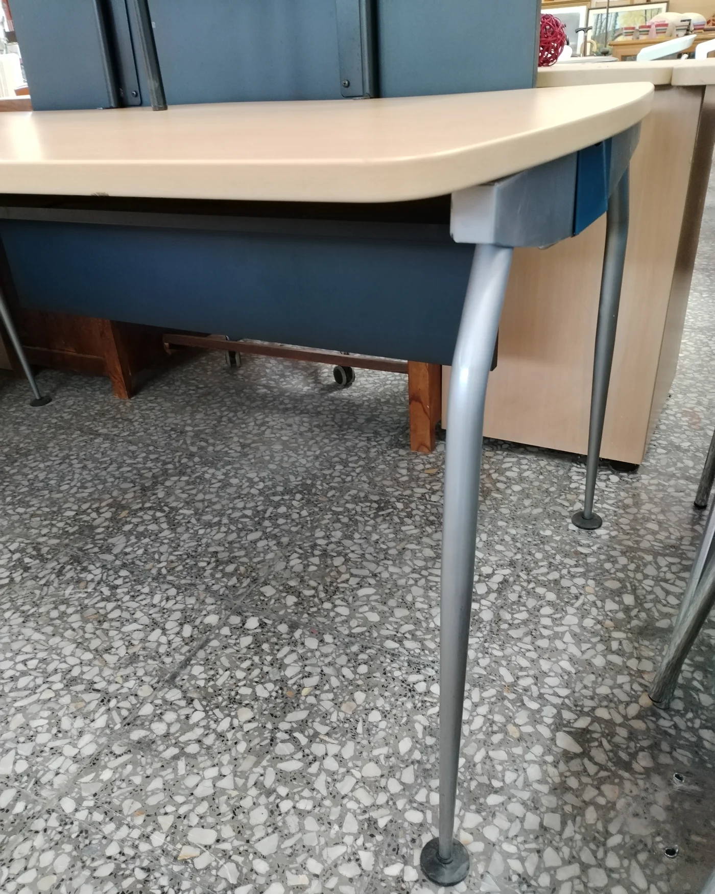 Escritorio con altillo - imagen 4
