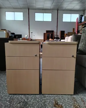 Par de archivadores de oficina con tres cajones - miniatura 1