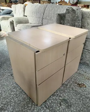 Par de archivadores de oficina con tres cajones - miniatura 3