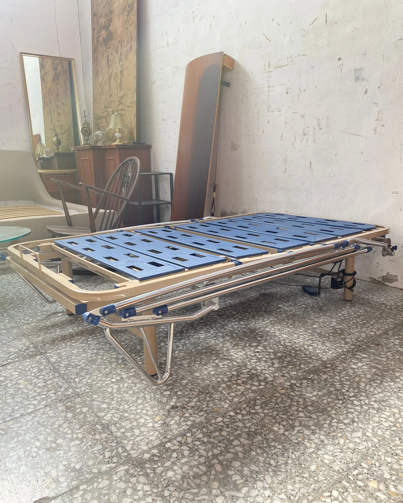 Cama articulada eléctrica con barandillas - imagen 4