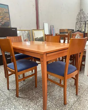 Conjunto de mesa extensible y 4 sillas de madera - miniatura 1