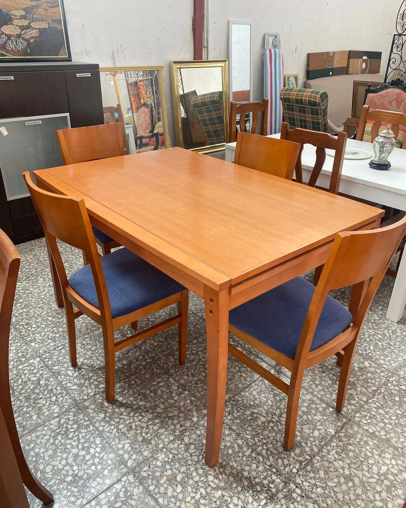 Conjunto de mesa extensible y 4 sillas de madera - imagen 2