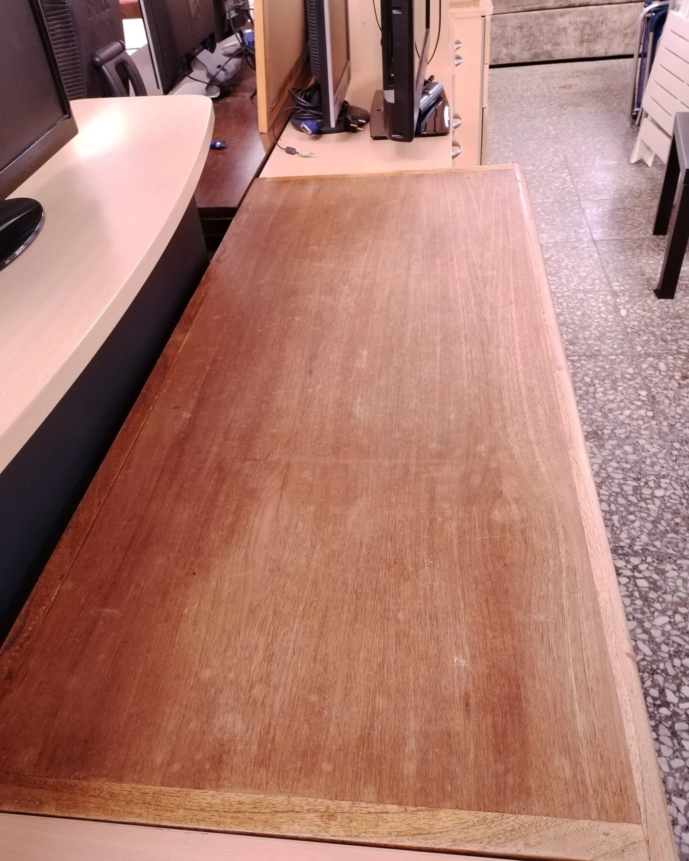 EScritorio de madera - imagen 5