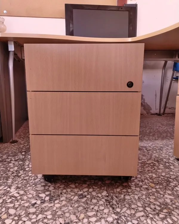 Cajonera de oficina con ruedas