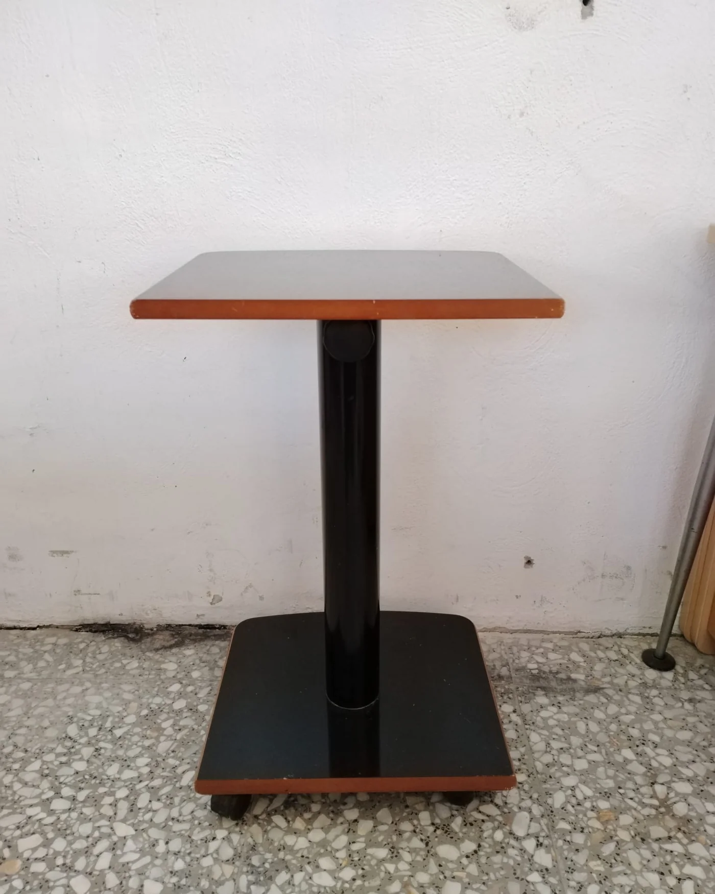 MESA auxiliar tv - imagen 2