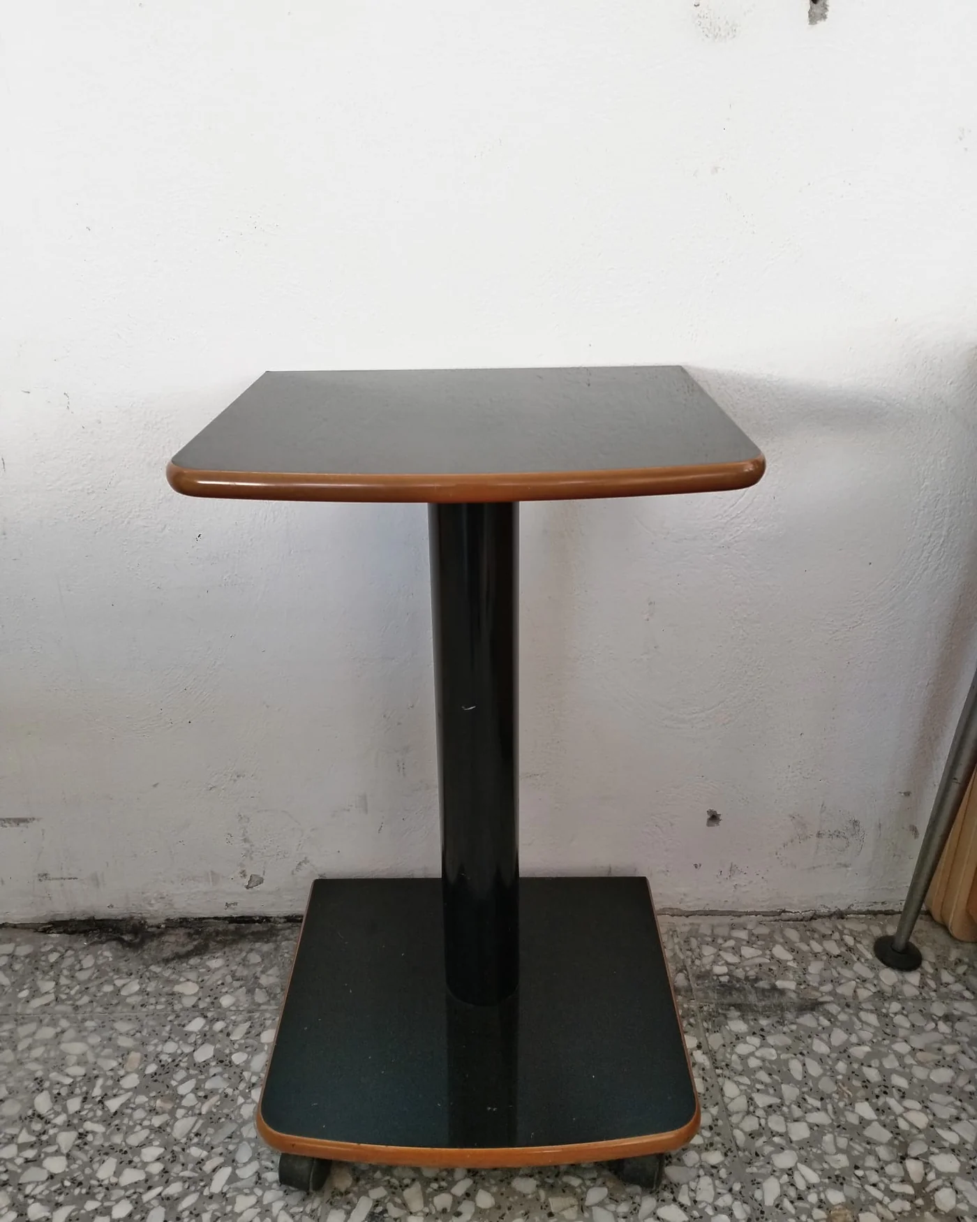 MESA auxiliar tv - imagen 4