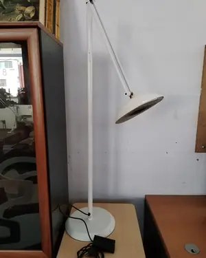 Lámpara de pie articulada Arelux - miniatura 1
