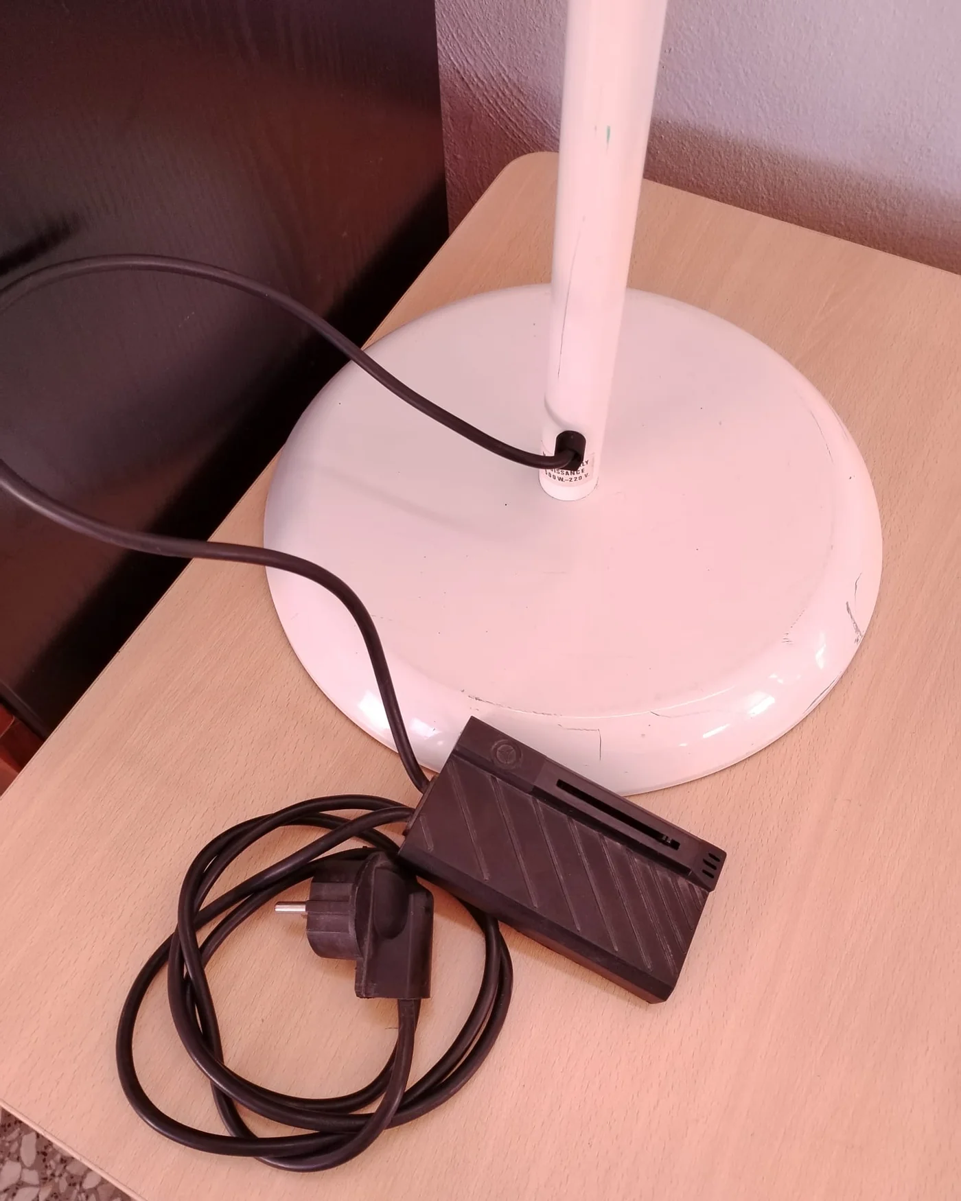Lámpara de pie articulada Arelux - imagen 5