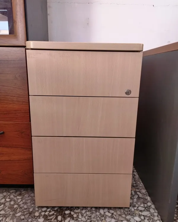 Cajonera de oficina de madera con cerradura