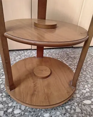 Mesa auxiliar de madera con tres niveles - miniatura 4
