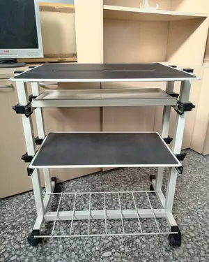 Mesa auxiliar con ruedas y bandeja deslizante - miniatura 2