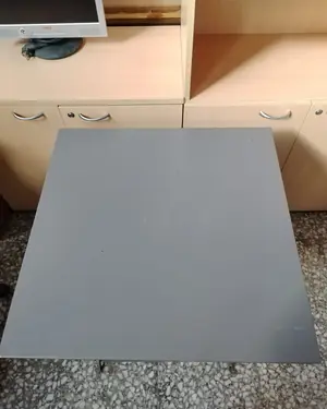 Mesa de jardín plegable de metal gris - miniatura 4
