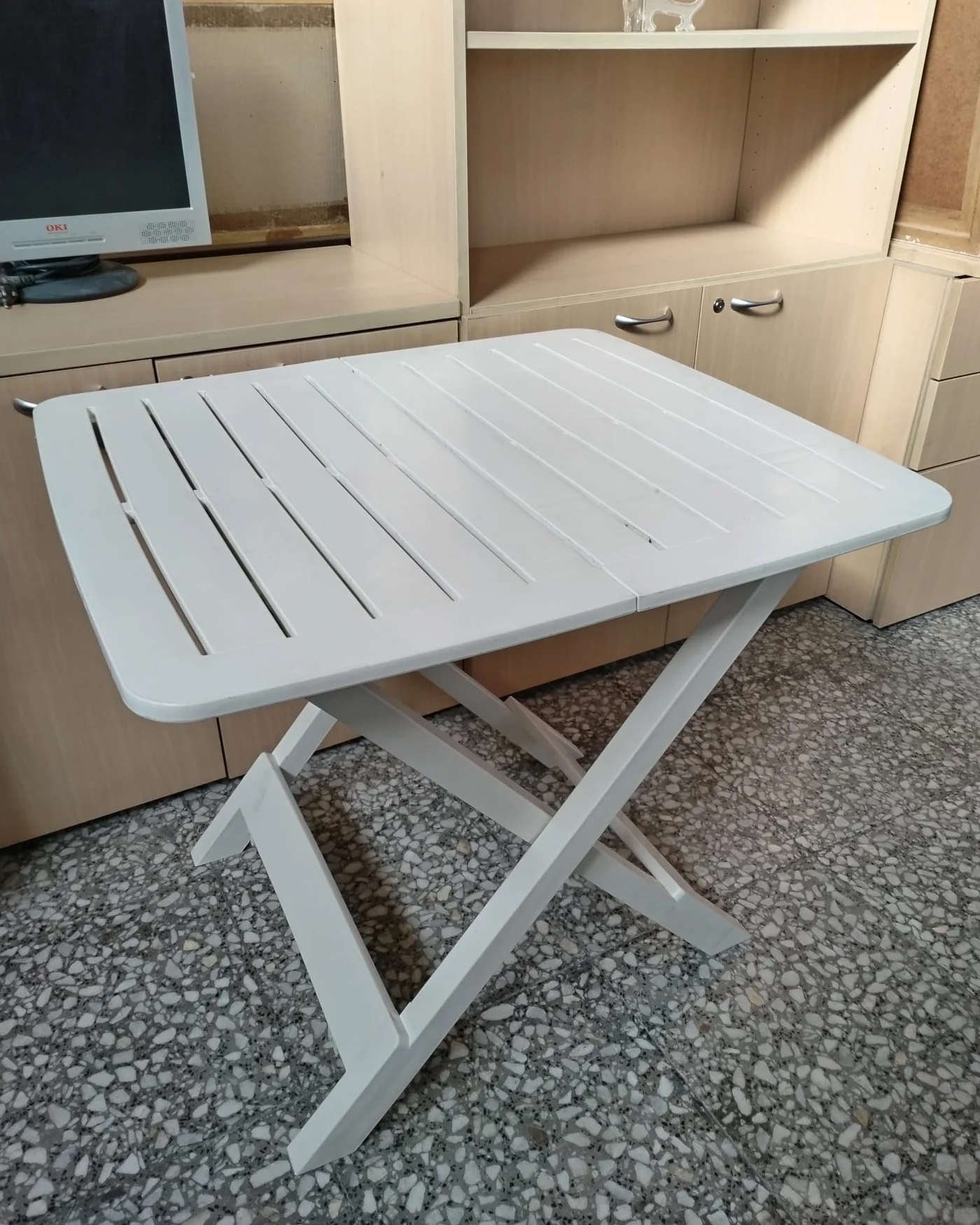 Mesa de jardín plegable de plástico - imagen 2