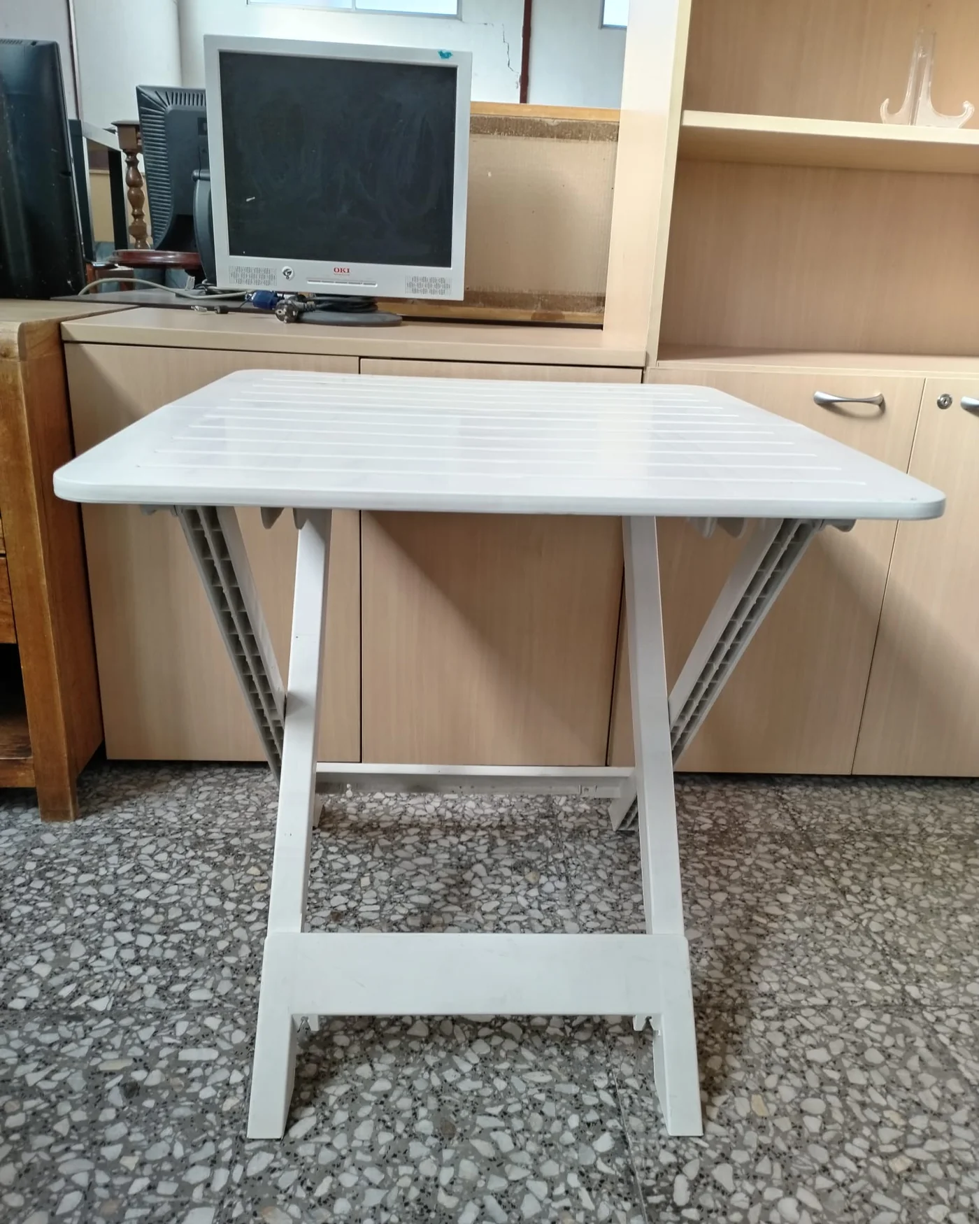 Mesa de jardín plegable de plástico - imagen 3