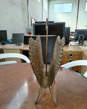 Revistero de forja con acabado en bronce - miniatura 3