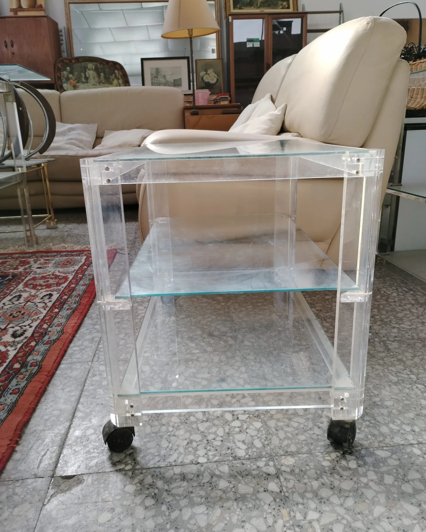 Mesa auxiliar de acrílico y cristal - imagen 2