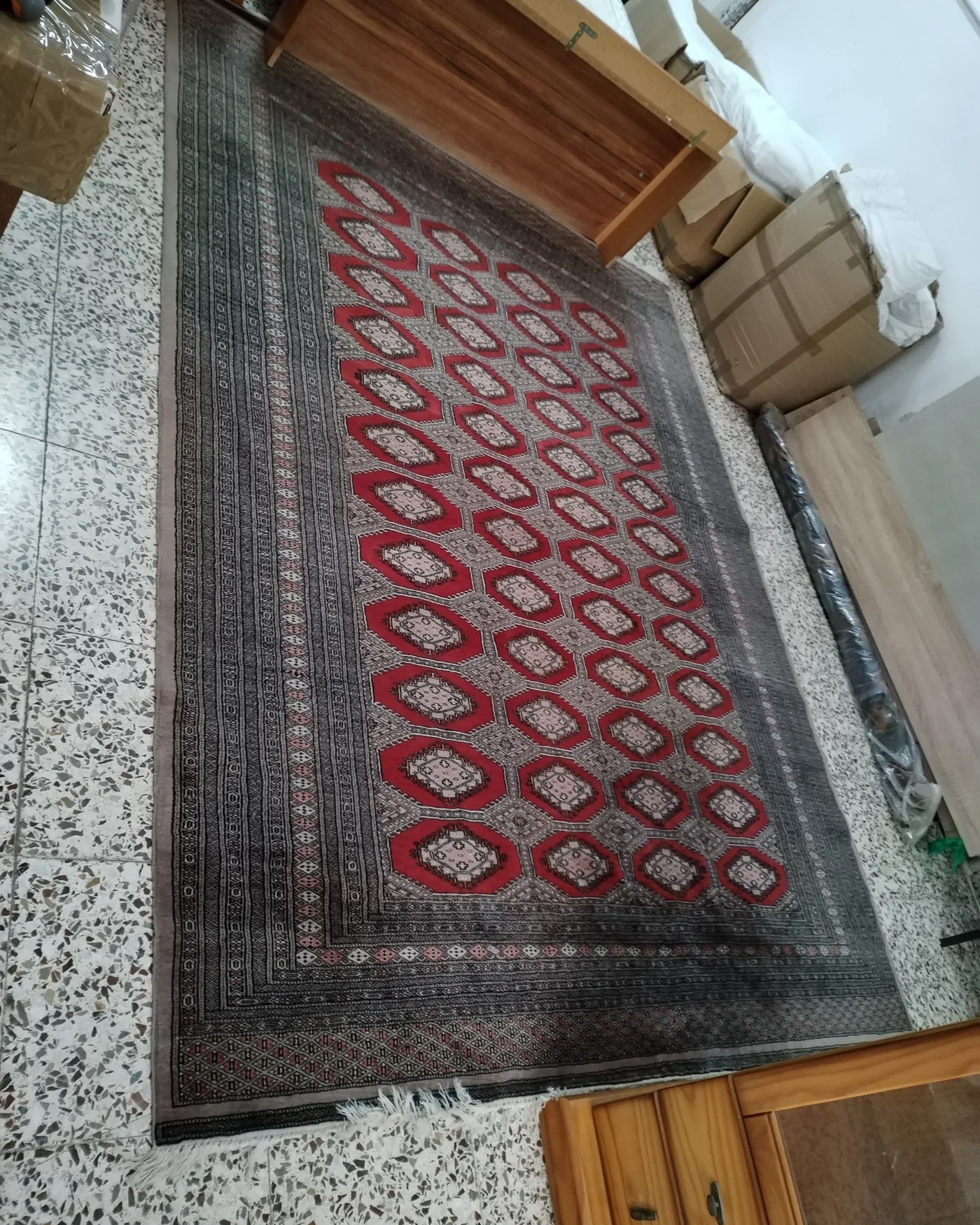 Gran alfombra vintage estilo oriental con diseño geométrico - imagen 2