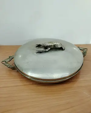 Antigua olla para langosta con tapa decorada - miniatura 1