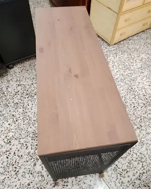 Pequeño escritorio industrial con ruedas - miniatura 4