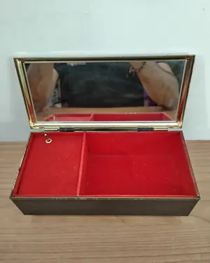 Caja de joyas estilo oriental con ilustración japonesa - miniatura 3