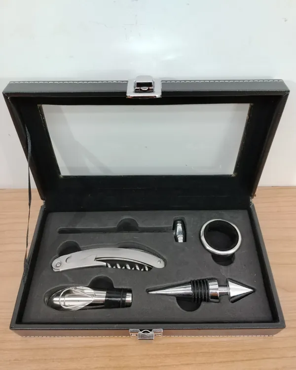 Set de accesorios de vino en caja