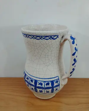 Jarrón de porcelana con decoración azul y efecto craquelado - miniatura 3