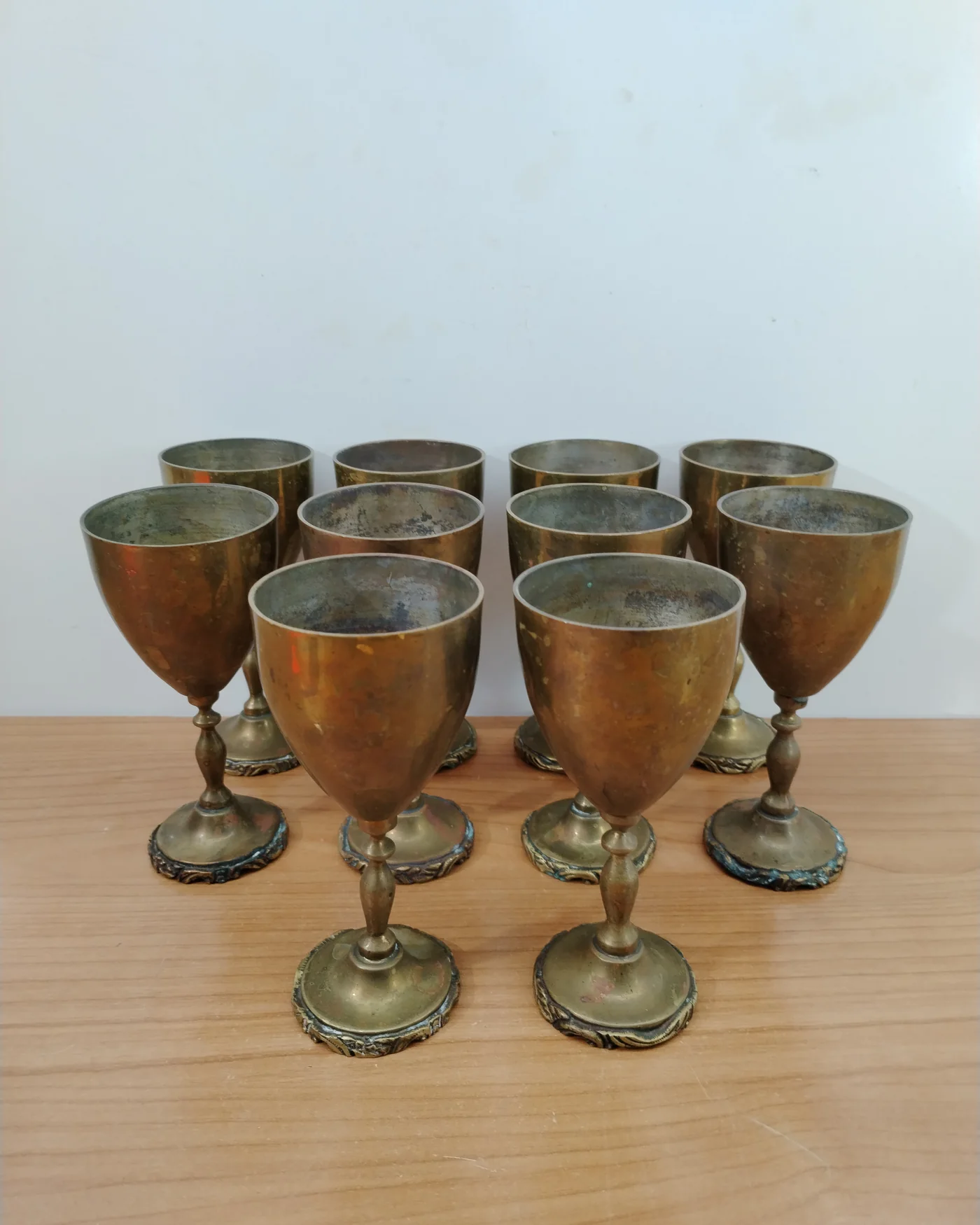Conjunto de 10 copas de latón vintage - imagen 1