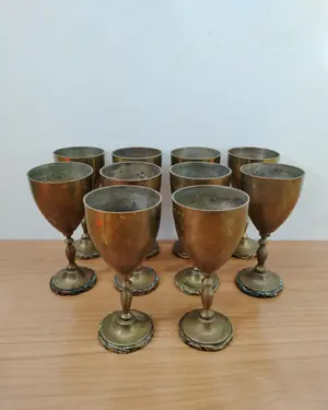 Conjunto de 10 copas de latón vintage - miniatura 1