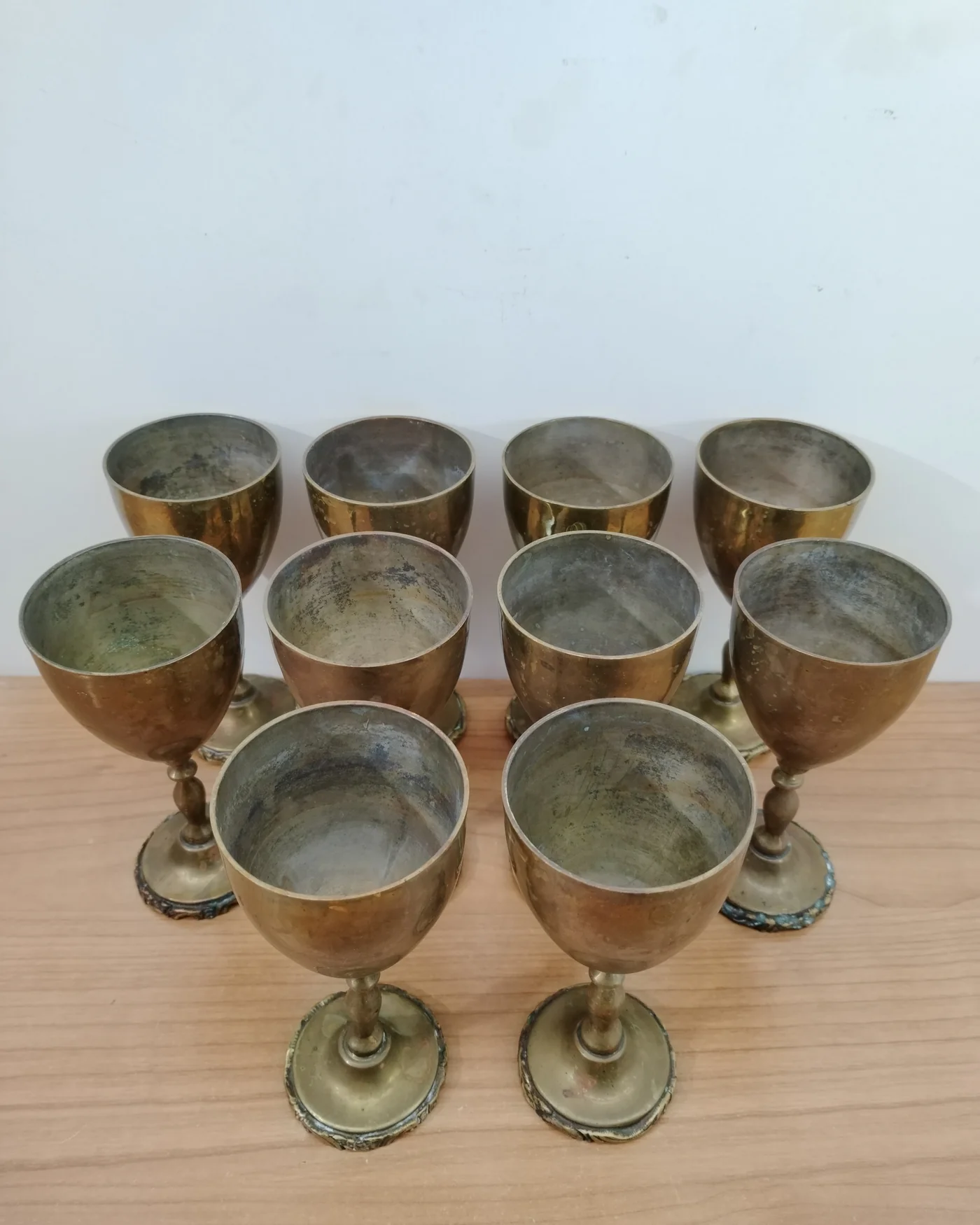 Conjunto de 10 copas de latón vintage - imagen 2