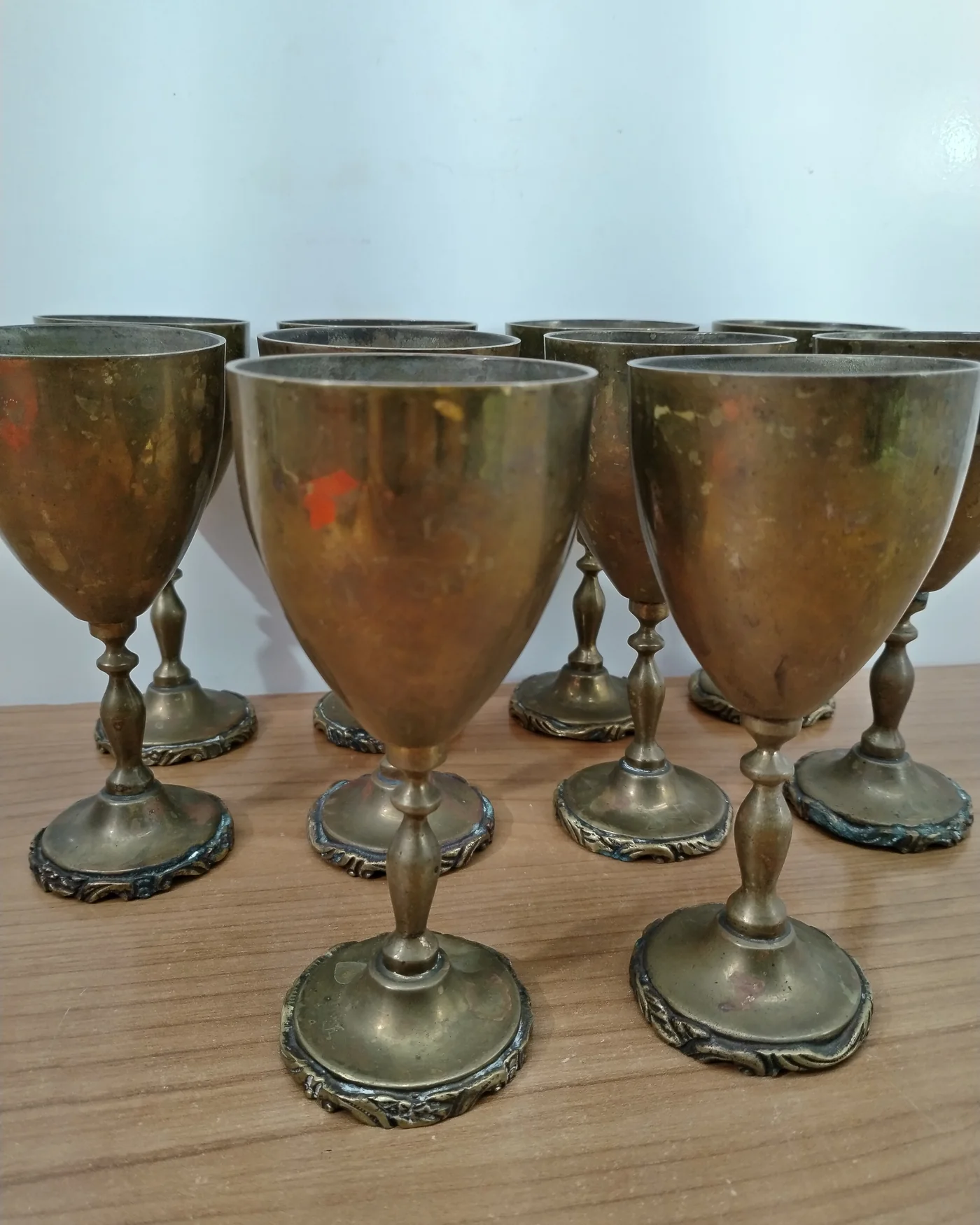 Conjunto de 10 copas de latón vintage - imagen 3