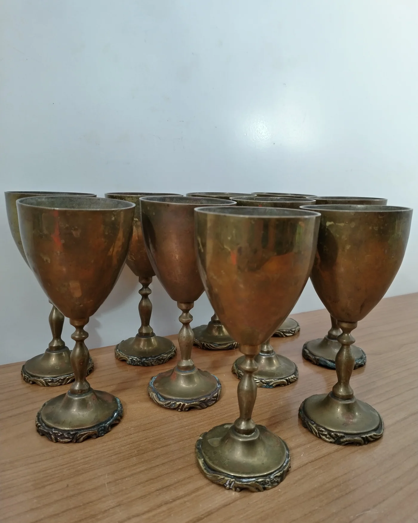 Conjunto de 10 copas de latón vintage - imagen 4