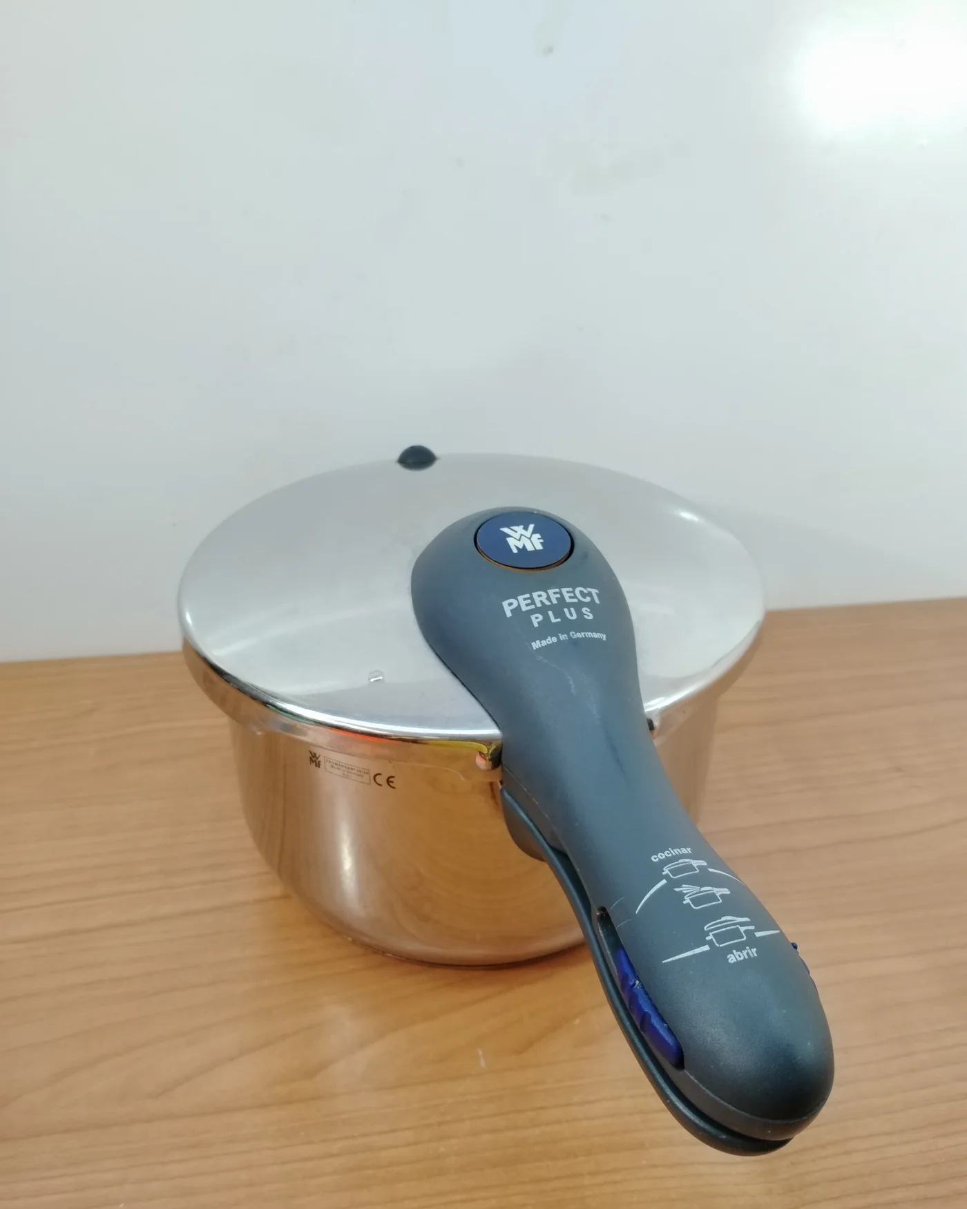 Olla a presión wmf perfect plus de 4,5 litros - imagen 1