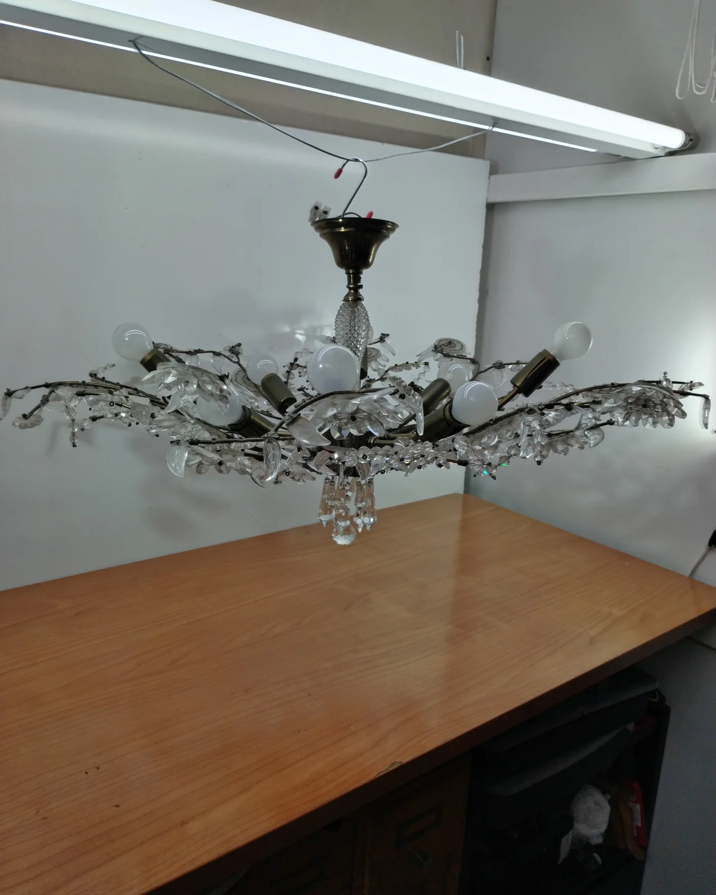 Lámpara de techo vintage con cristal tallado y flores - imagen 1