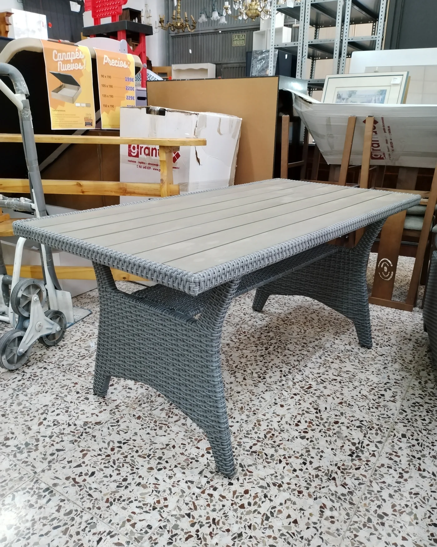 Conjunto de jardín exterior con sofá y mesa - imagen 2