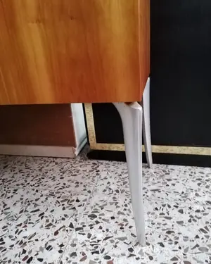 Aparador minimalista estilo años 70 - miniatura 3
