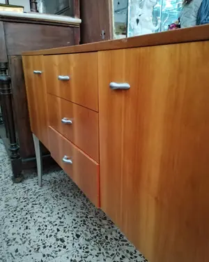 Aparador minimalista estilo años 70 - miniatura 4